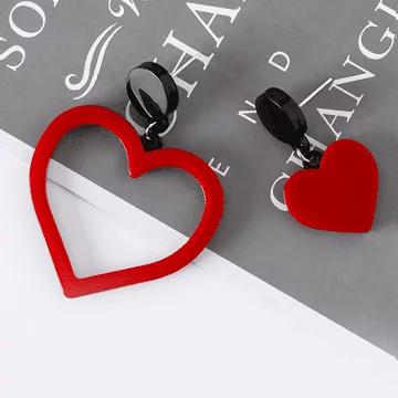 大紅愛心&times;不對稱吊墜耳環