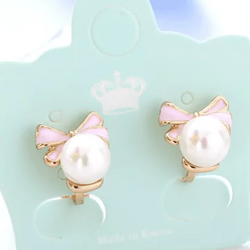 珍珠蝴蝶結&times;三角耳夾