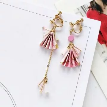 和風唯美手拿扇×不對稱螺旋耳夾×嬌粉