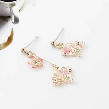 粉櫻鏤空小花扇×不對稱吊墜耳環
