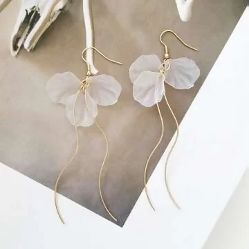 透白貝殼花曲線×吊墜耳勾