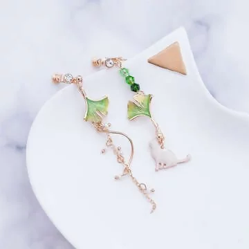 銀杏白貓螺旋流蘇×不對稱螺旋耳夾