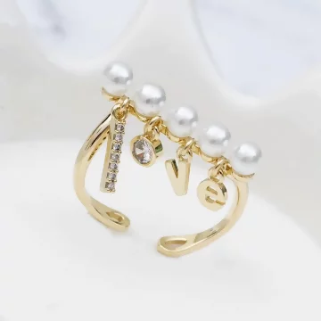 搖曳LOVE字母珍珠鋯石&times;開口戒指