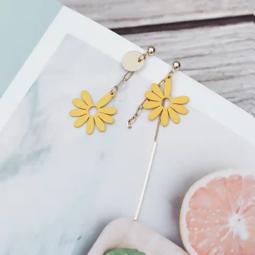 小清新黃雛菊&times;不對稱吊墜耳環