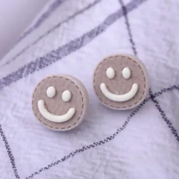 植絨笑臉迎人鈕釦×耳環