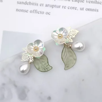 綠葉小白花水滴珍珠×吊墜耳環