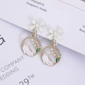 淘氣貓咪鈴蘭花&times;三角耳夾