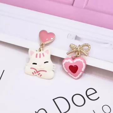 休憩中的貓咪&times;不對稱三角耳夾