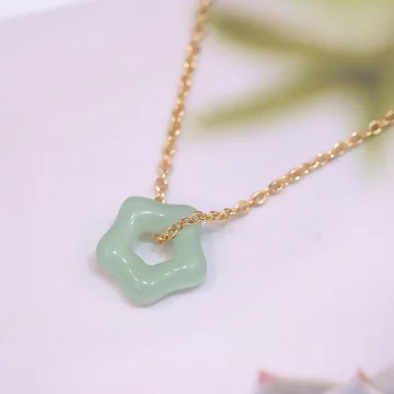青翠梅花&times;鎖骨項鍊