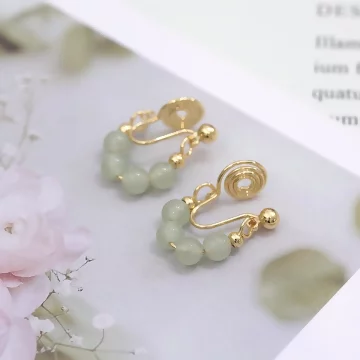 綠玉串珠×蚊香盤U型耳夾