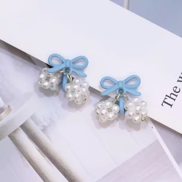 藍色蝴蝶結珍珠球&times;三角耳夾