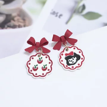 花邊白雪公主×不對稱耳環