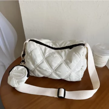 菱格紋枕頭包(附零錢包)&times;斜背包&times;白色