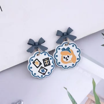 花邊夢遊仙境&times;不對稱三角耳夾