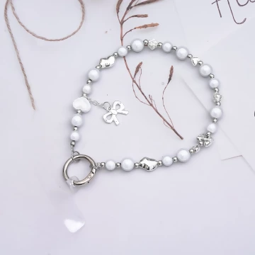 銀色蝴蝶結珍珠小花&times;手機腕帶掛繩