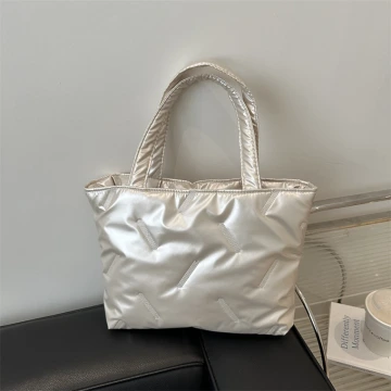 空氣包壓紋×手提袋×白色