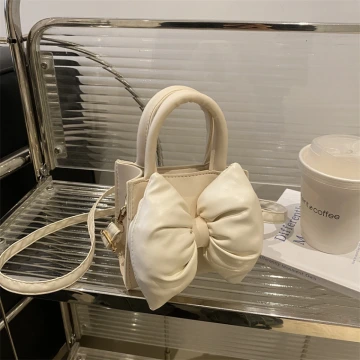 澎澎蝴蝶結小廢包&times;斜背包&times;白色