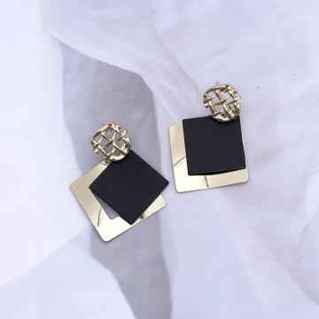 金屬編織紋大菱形×吊墜耳環