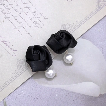 黑玫瑰珍珠×蚊香盤U型耳夾
