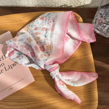 粉紅小碎花×絲巾×四角頭巾