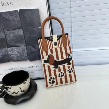 臘腸狗×針織×斜背包