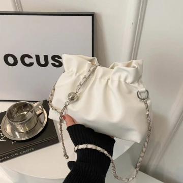 抓皺小水桶包&times;小香風鍊條斜背包&times;白色