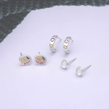 繽紛小花字母&times;三套件耳環組