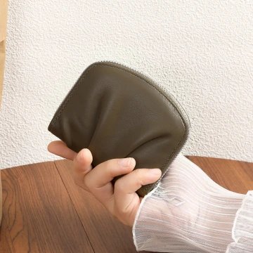 簡約抓皺感×拉鍊零錢包×墨綠