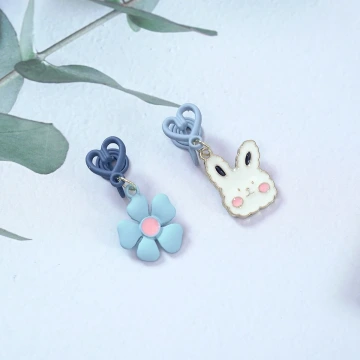 愛心棉花糖兔兔藍花&times;不對稱蚊香盤U型耳夾