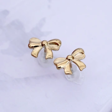 鋼飾&times;氣質蝴蝶結&times;耳釘&times;金色