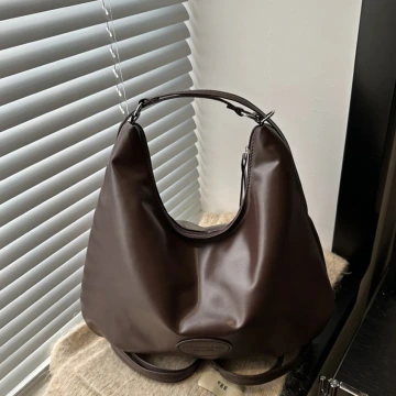 素面皮革&times;變形後背包&times;深咖