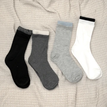 假兩件包邊&times;中筒襪&times;四雙套件襪子組