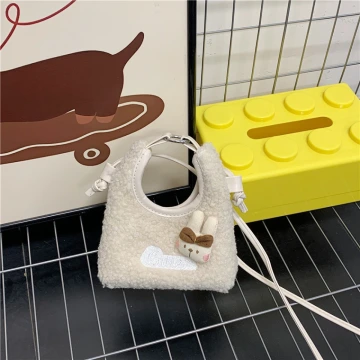 Cutie小兔羊羔捲毛&times;斜背包&times;白色