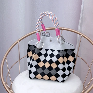 灰黃菱格&times;針織手提袋