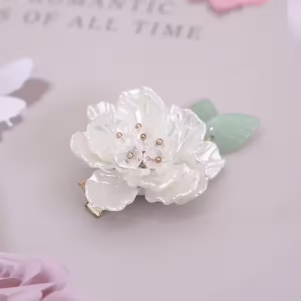 貝殻水晶山茶花×鴨嘴式髮夾