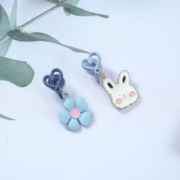 愛心棉花糖兔兔藍花×不對稱蚊香盤U型耳夾