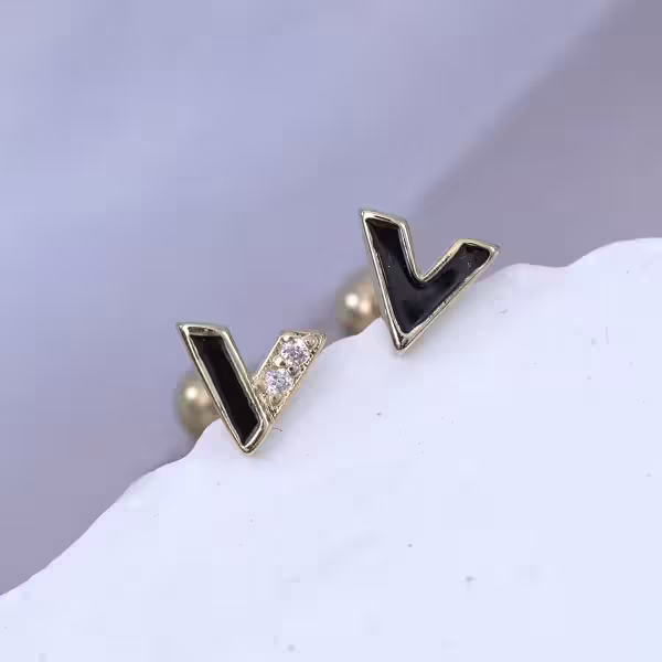 黑色V字晶鑽×轉珠耳環