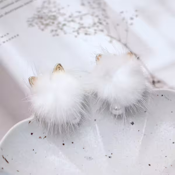 毛絨絨小白貓×蚊香盤U型耳夾