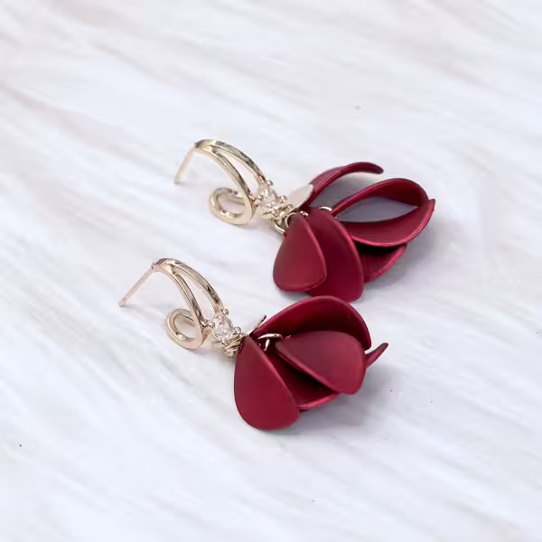 紅色花瓣裙&times;吊墜耳環