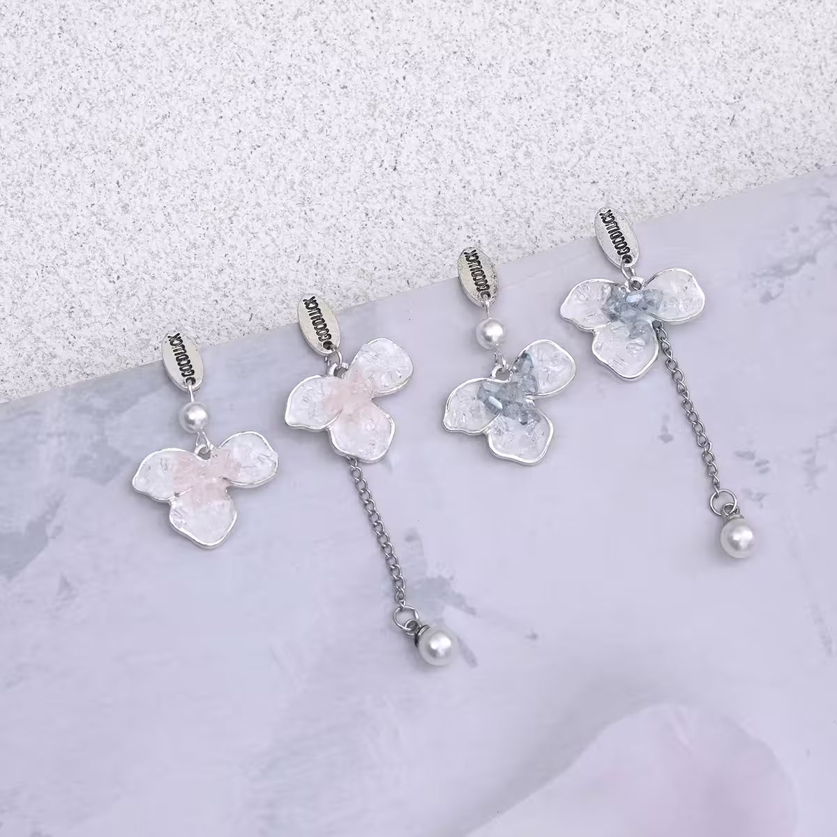 漸層色水晶簇花朵×不對稱耳環×共二色-第1張