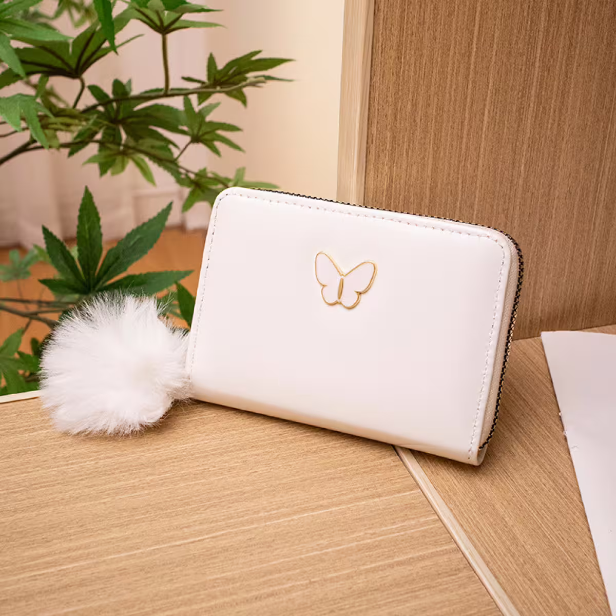 亮漆皮革白蝴蝶毛球×拉鍊短皮夾×白色-第3張