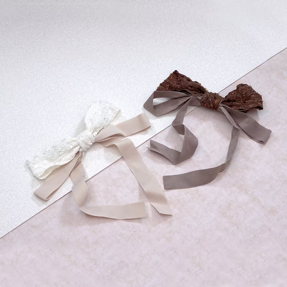 赫本風蕾絲蝴蝶結飄帶×蝴蝶髮夾×共二色-第1張