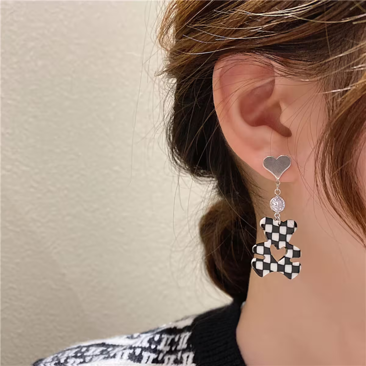 黑白格紋小熊愛心×不對稱吊墜耳環-第6張