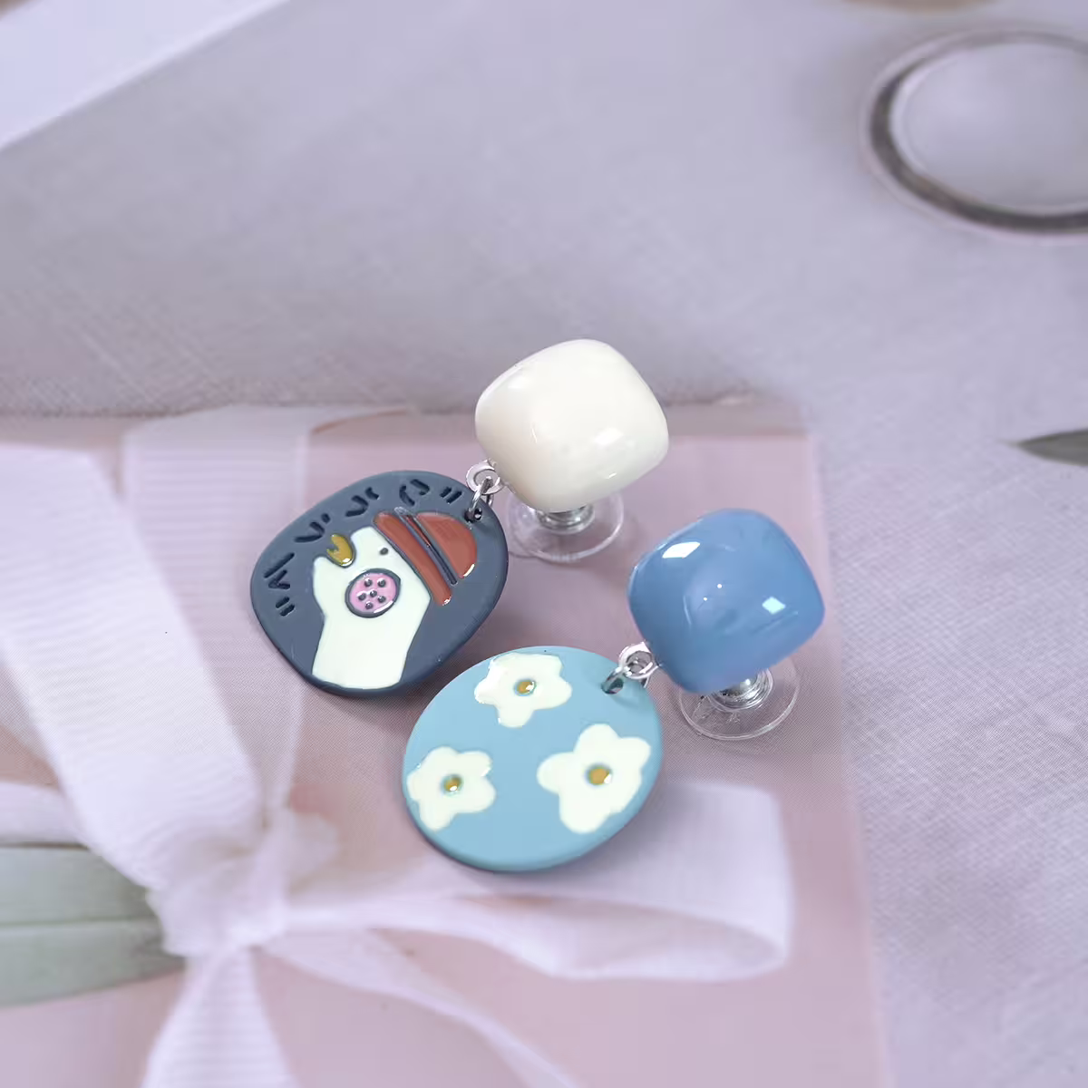 加油鴨藍色小花×不對稱吊墜耳環-第2張