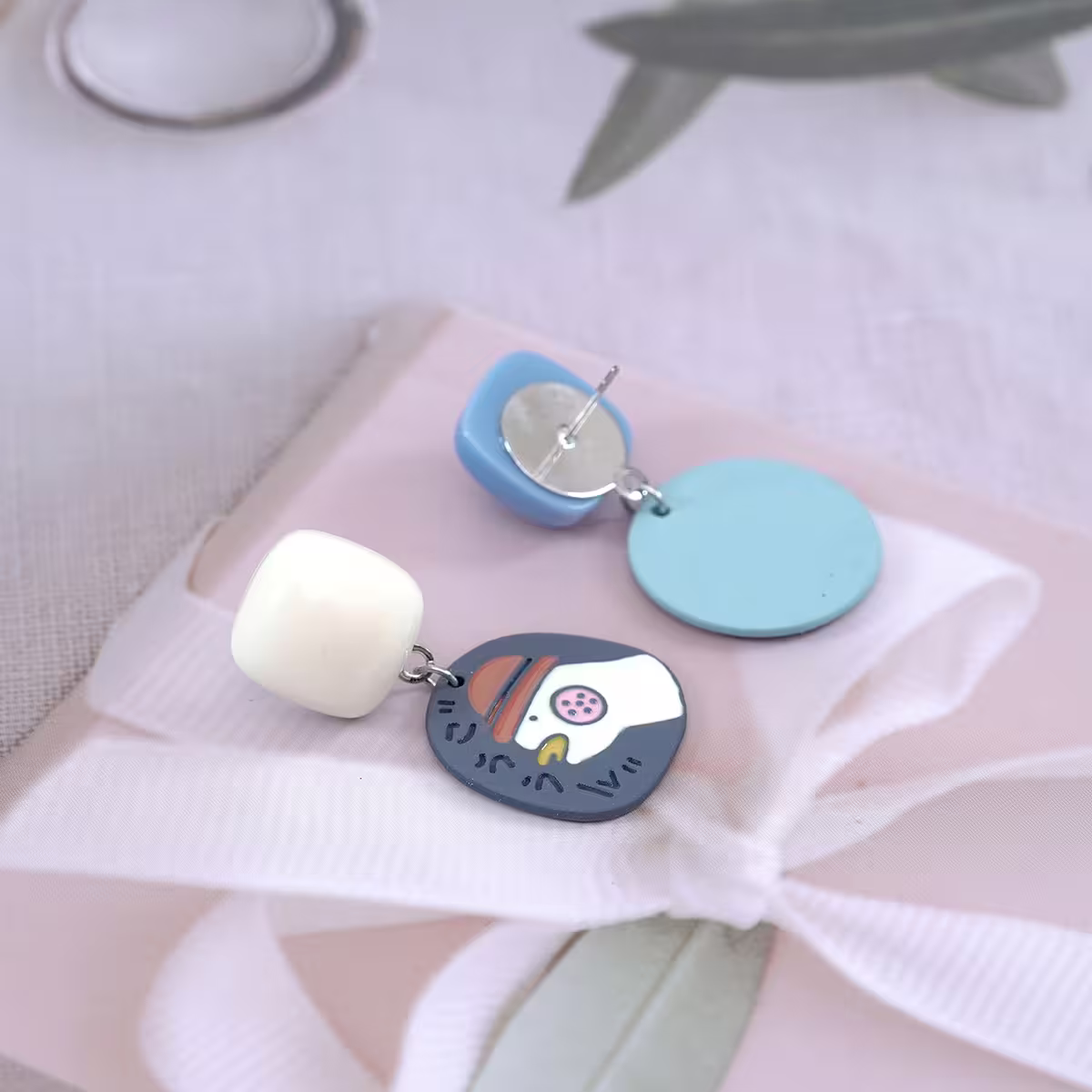 加油鴨藍色小花×不對稱吊墜耳環-第3張
