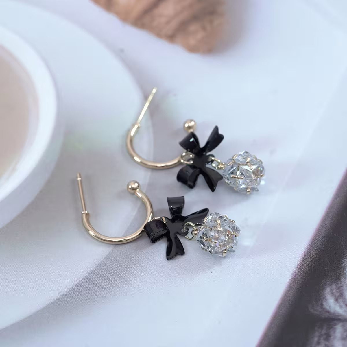 黑領結C字輕奢晶鑽球×吊墜耳環-第4張