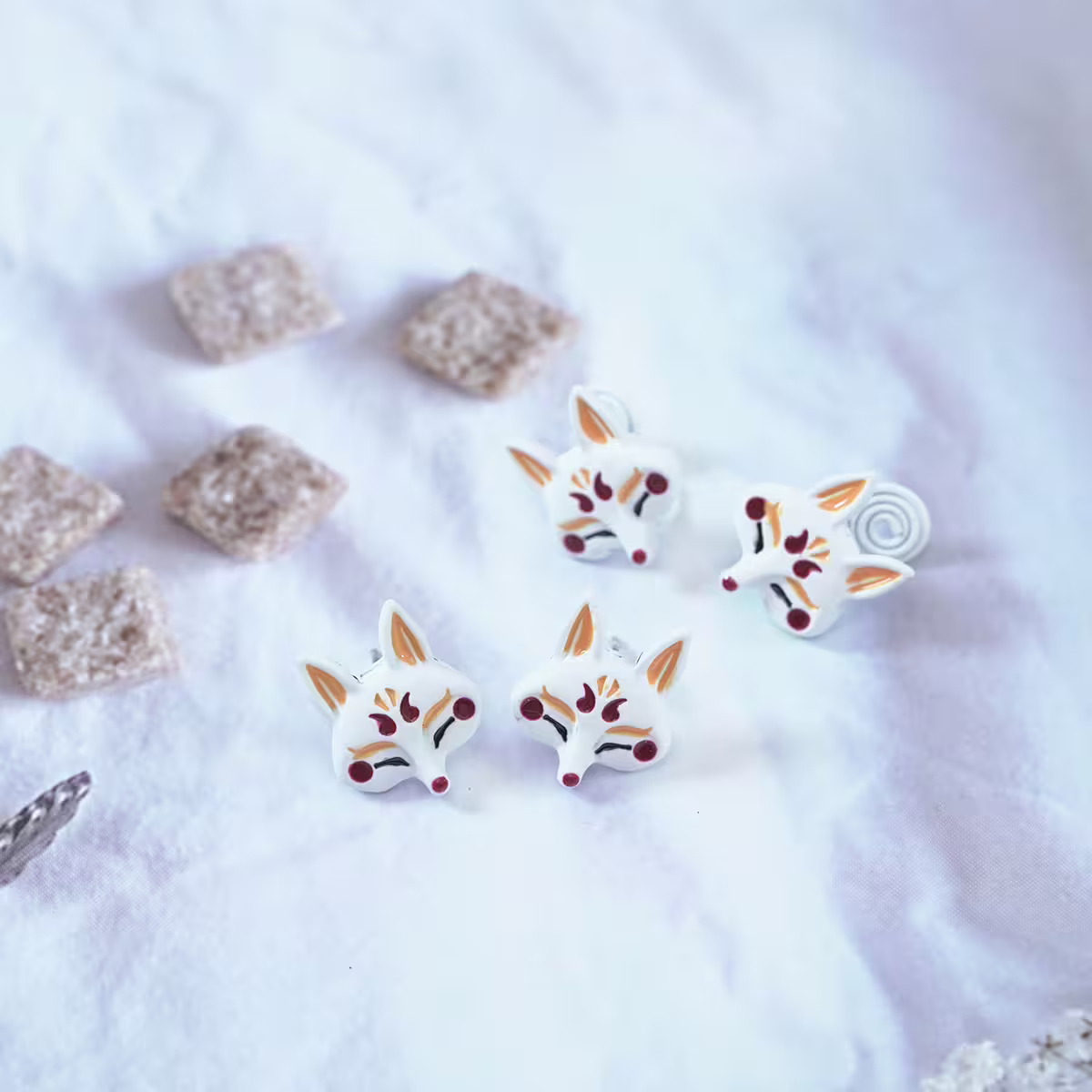 白色火狐狸×蚊香盤U型耳夾-第4張