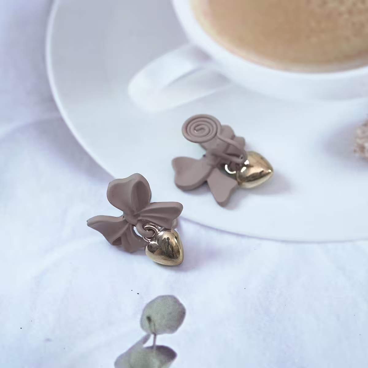 棕咖領結金色愛心×蚊香盤U型耳夾-第4張