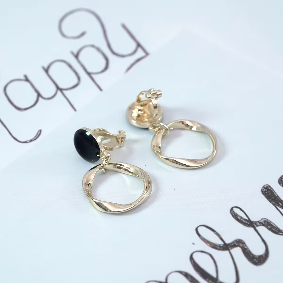 黑圓圈不規則外框×蚊香盤三角耳夾-第3張