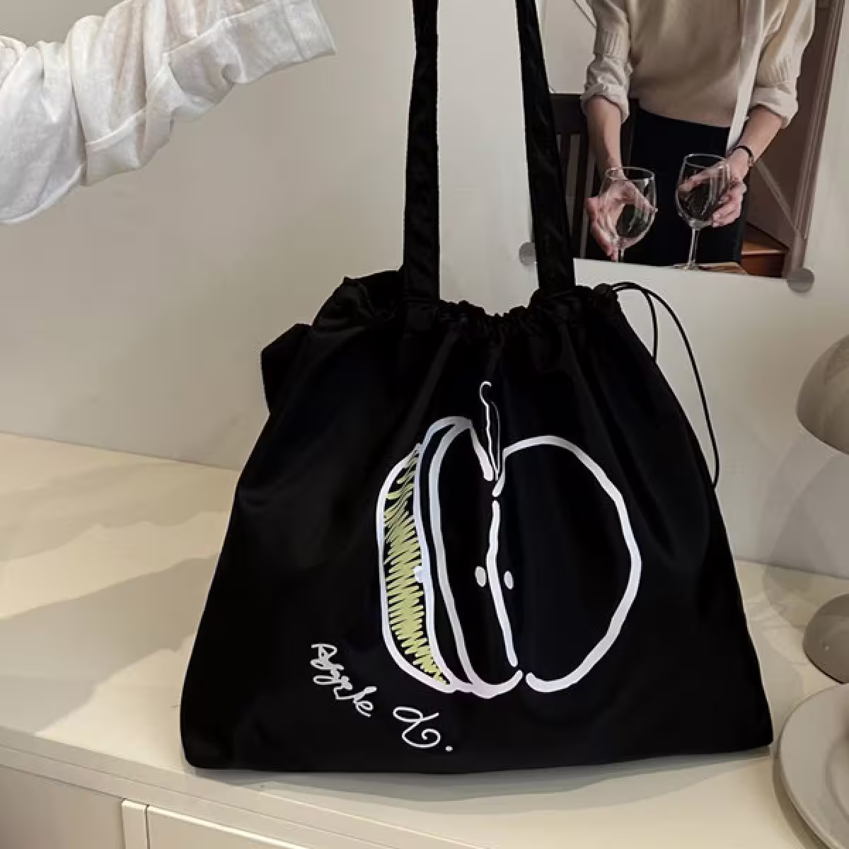 大蘋果印花束口袋×肩背包×黑色-第4張